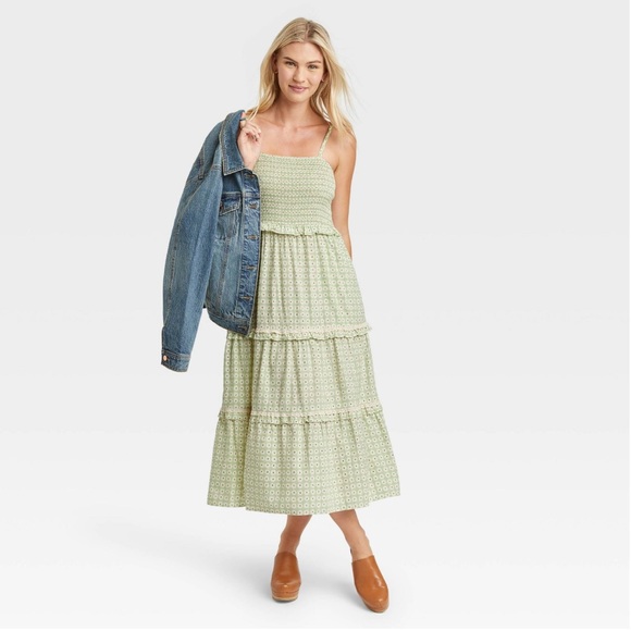 Universal Thread Dresses & Skirts - Universal Thread Floral Dress